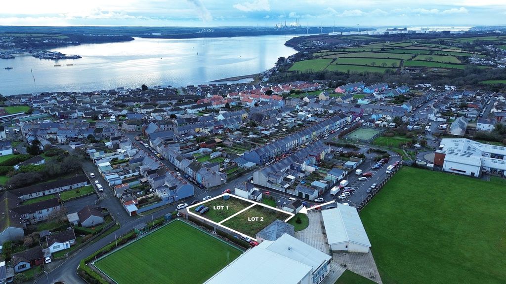 Property photo 2 of 8