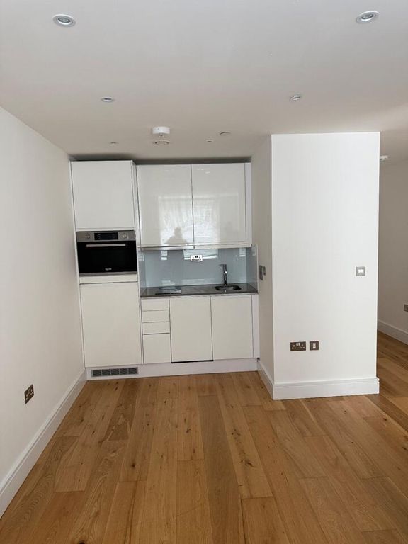 Property photo 2 of 7 Kitchen