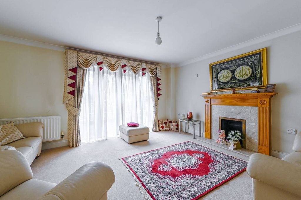 Property photo 1 of 7