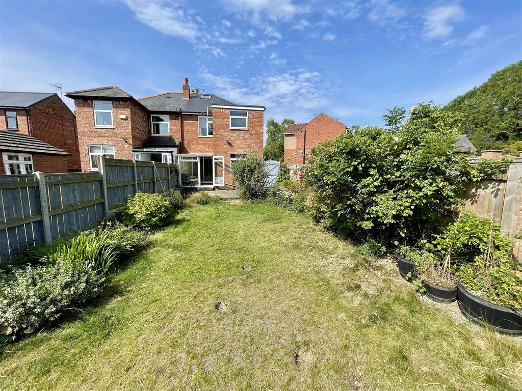 Property photo 2 of 15 Externally