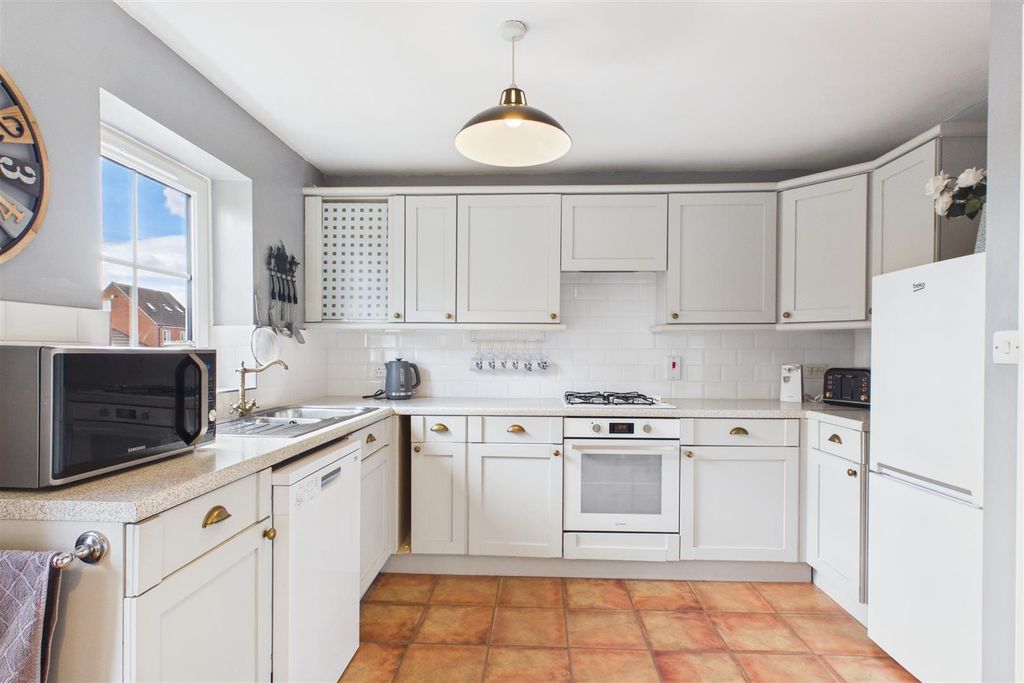 Property photo 2 of 18 Kitchen Diner