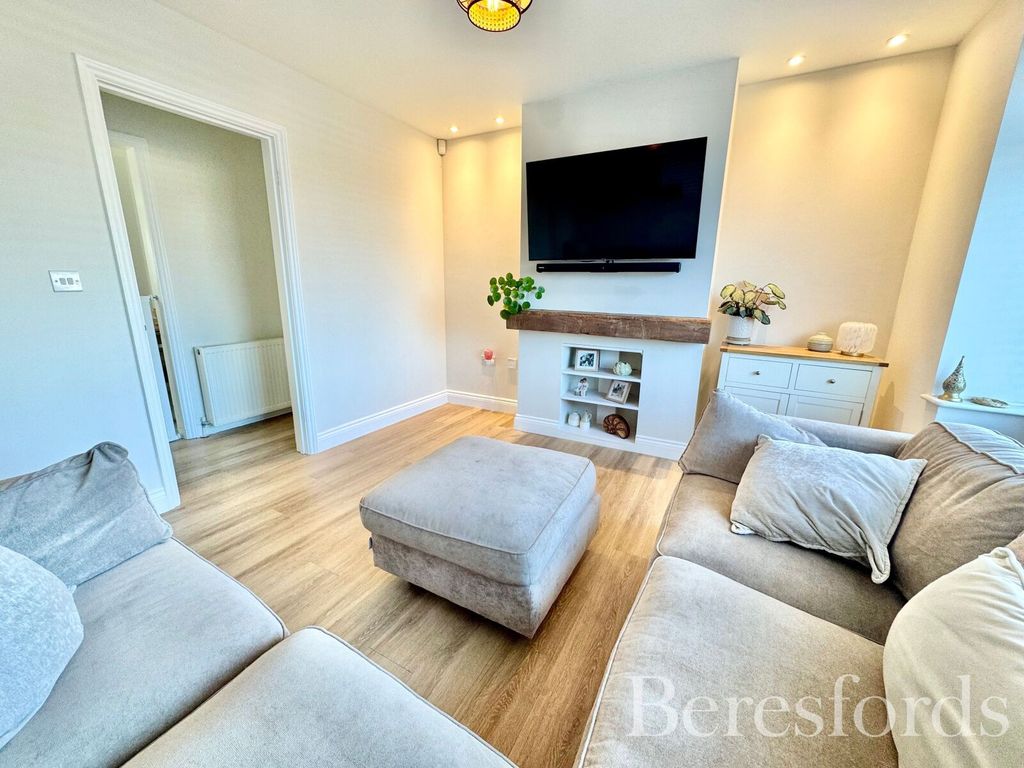 Property photo 2 of 16 Picture 2