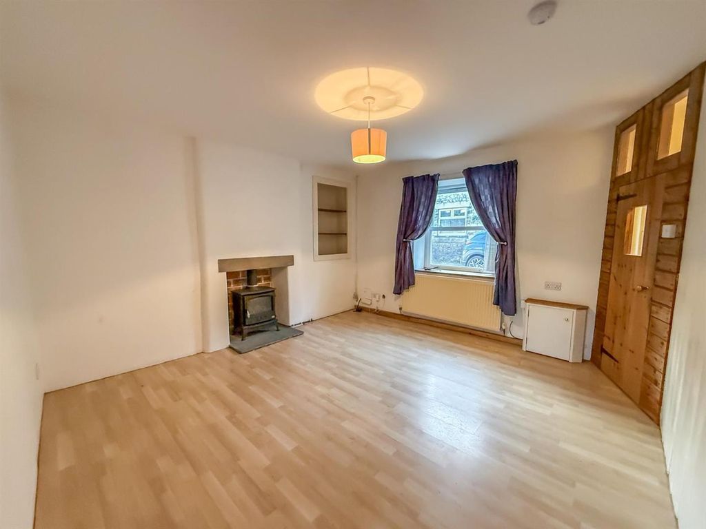 Property photo 2 of 18 Living Room