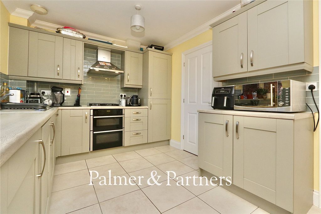 Property photo 3 of 22 Picture No. 07