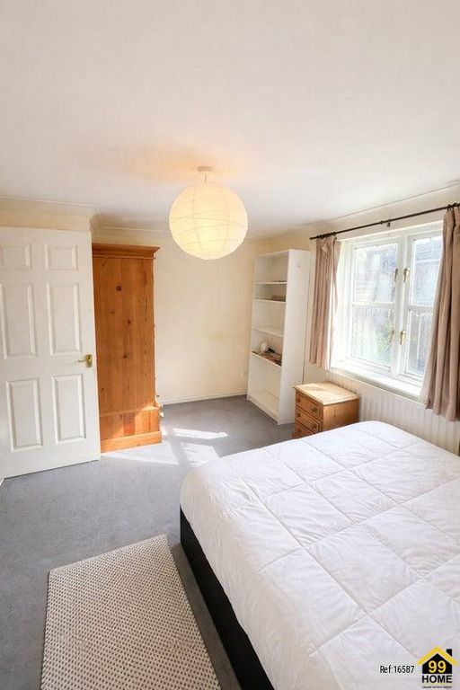 Property photo 1 of 7 Photo 0