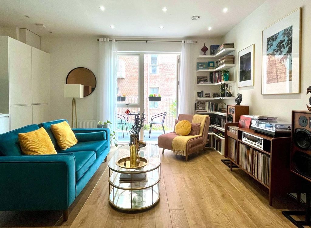 Property photo 2 of 12