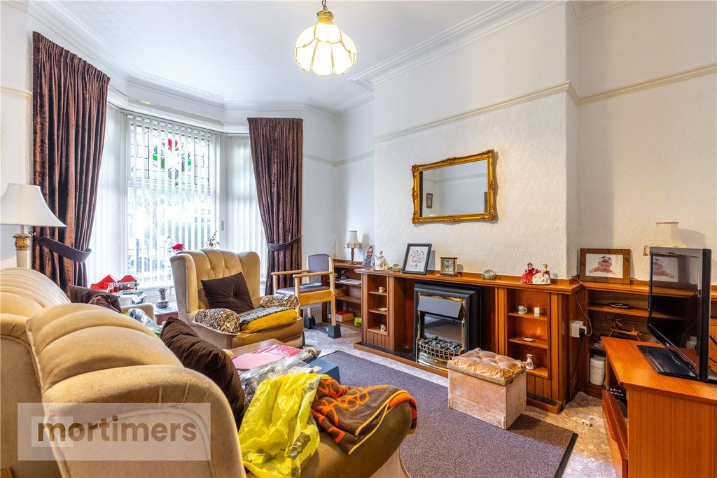 Property photo 3 of 15 Living Room