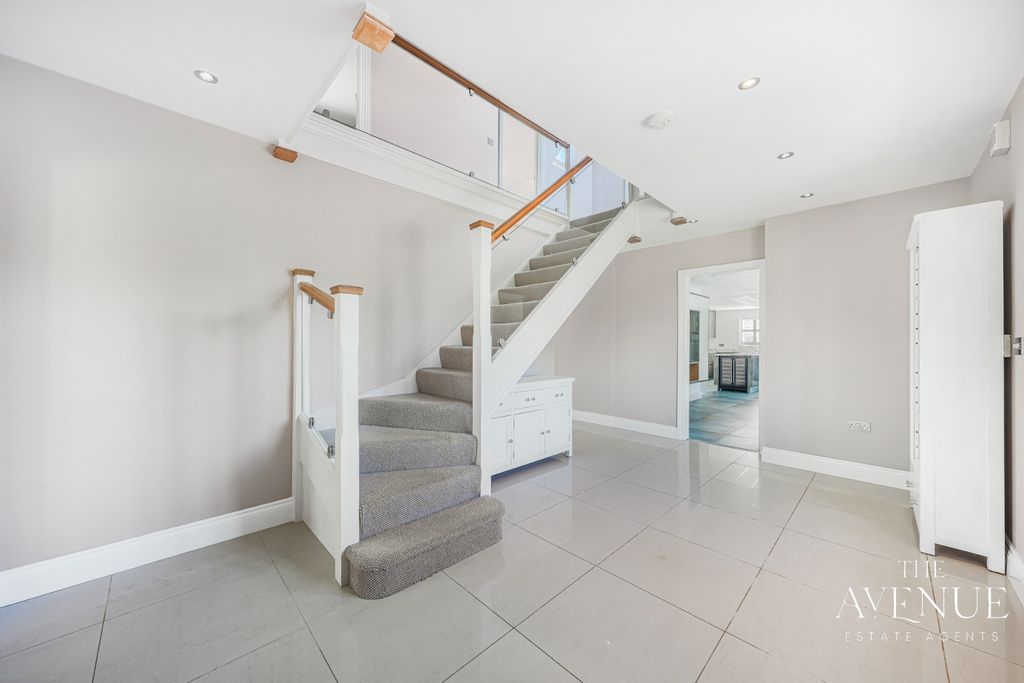 Property photo 3 of 45 4458465