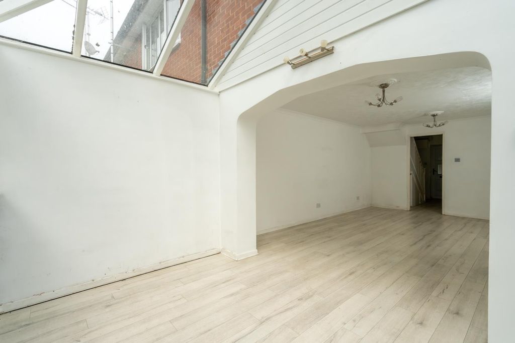 Property photo 2 of 16 Garden Room And Lounge Diner.Jpg