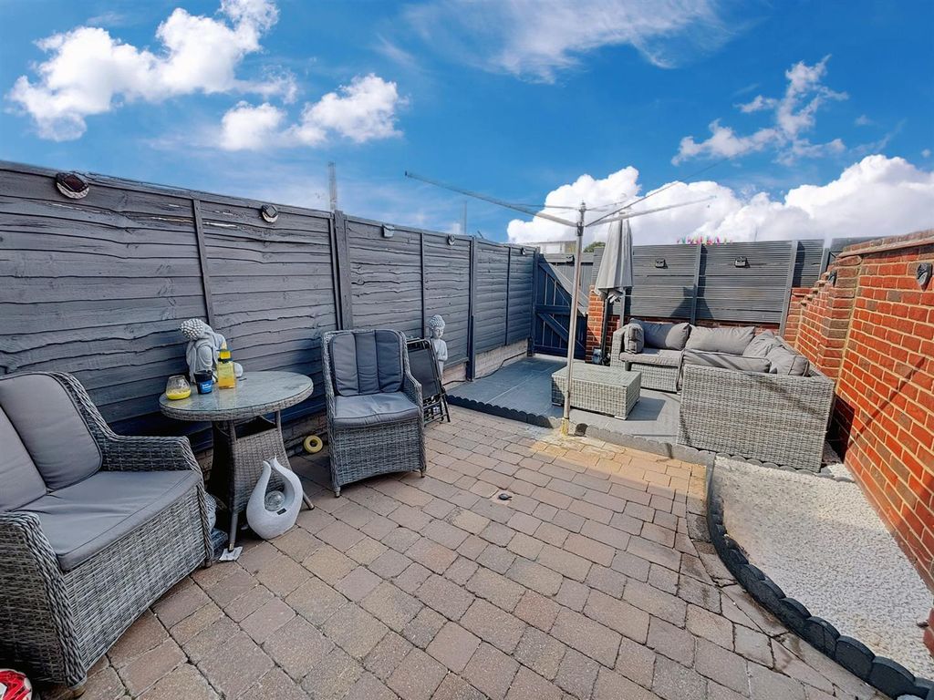 Property photo 2 of 24