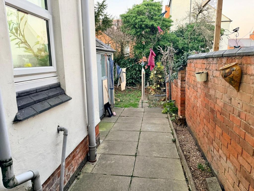 Property photo 3 of 10 Garden