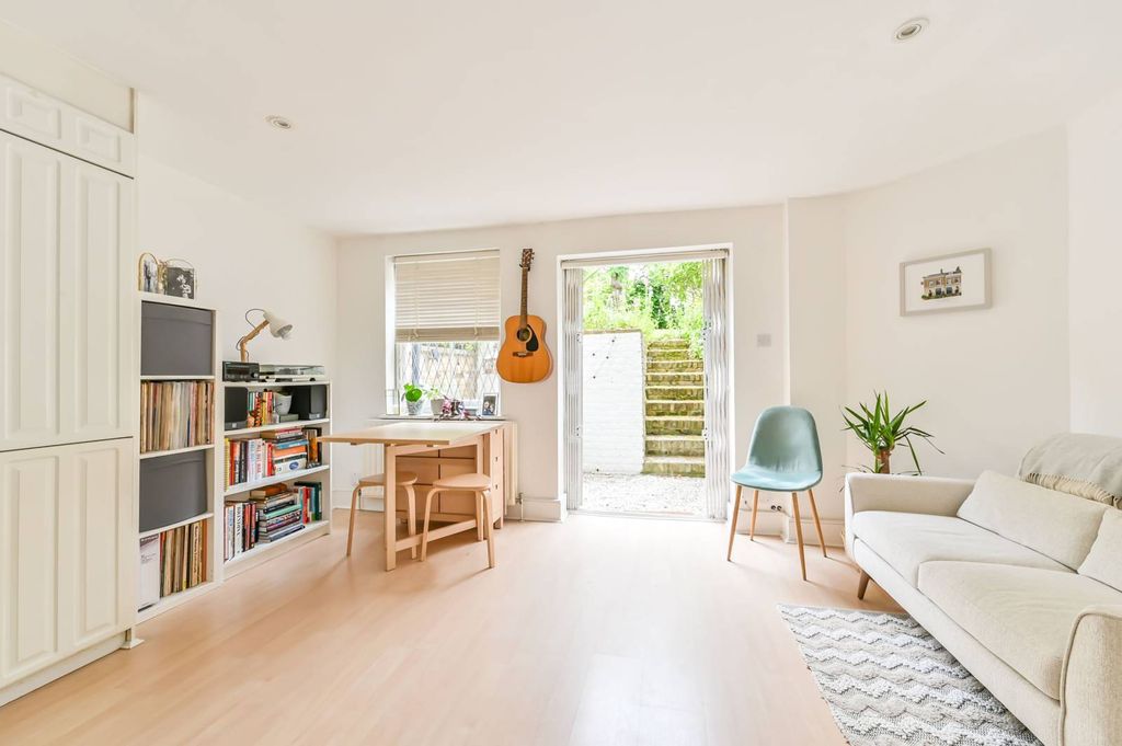 Property photo 2 of 15