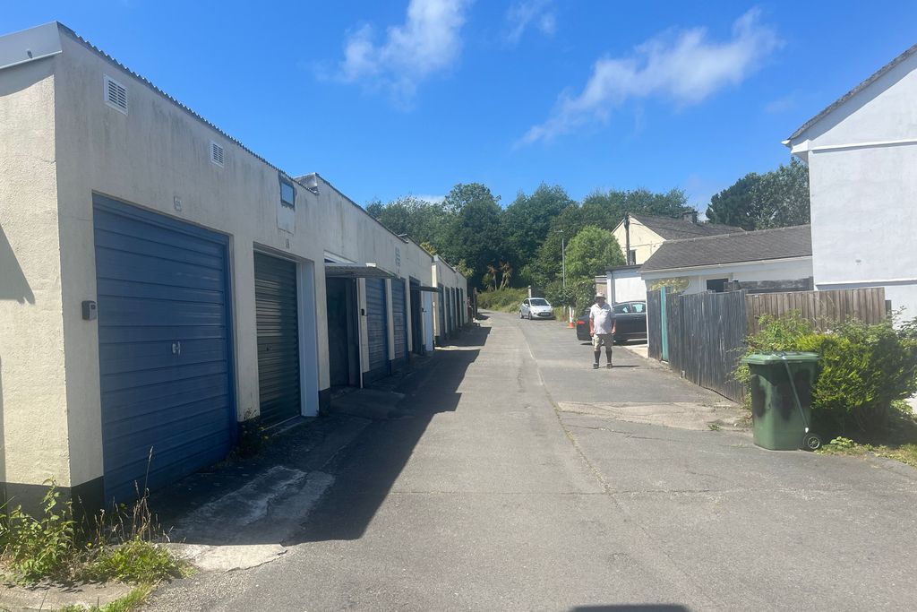 Property photo 2 of 3 Garage 30, Rear Of Baralanwick, Penzance, Cornwall, Tr18 4Sa