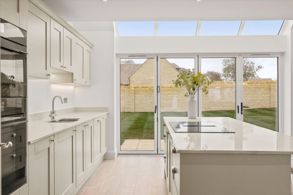 Property photo 3 of 17 Image