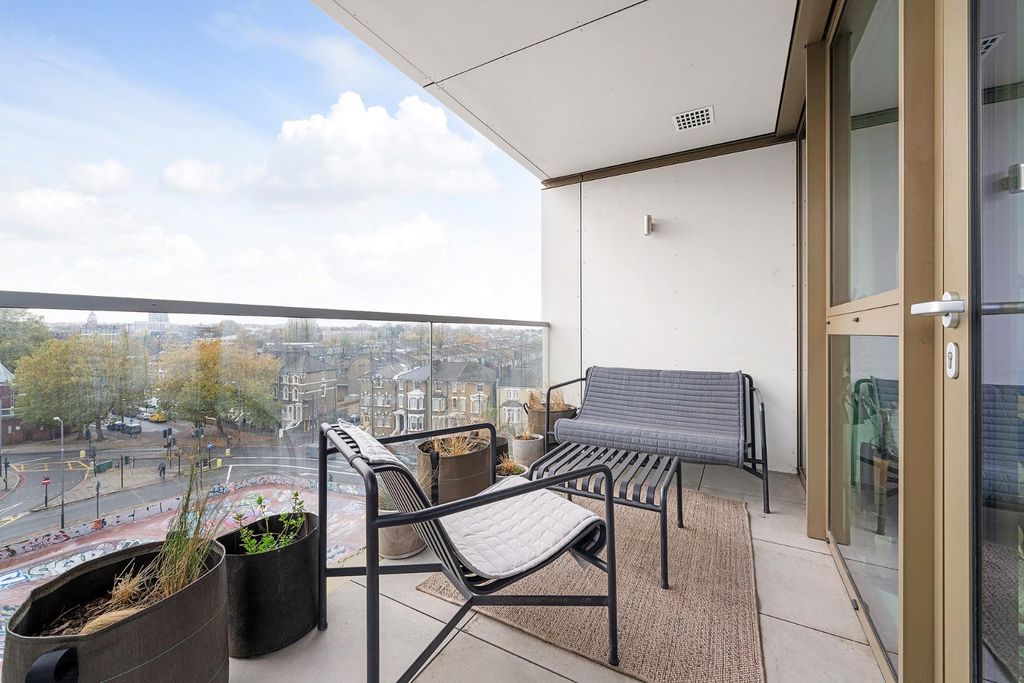 Property photo 2 of 17 Terrace.Jpg