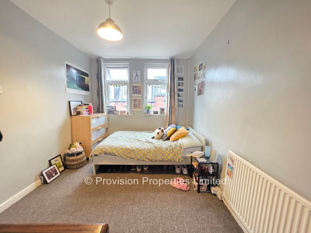 Property photo 3 of 8 Photo