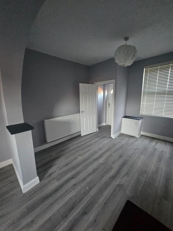 Property photo 3 of 12 Qq.Jpg