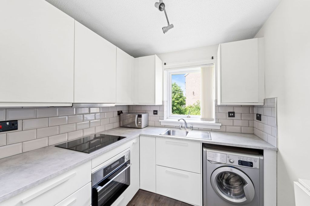 Property photo 3 of 15 Kitchen
