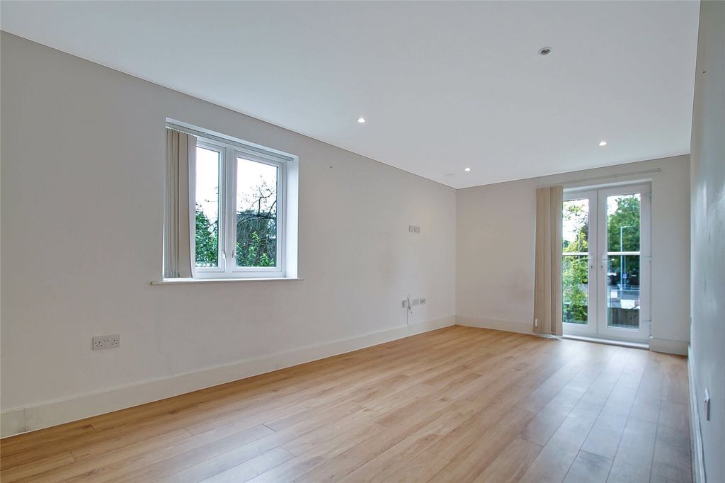 Property photo 3 of 11 Picture No. 11