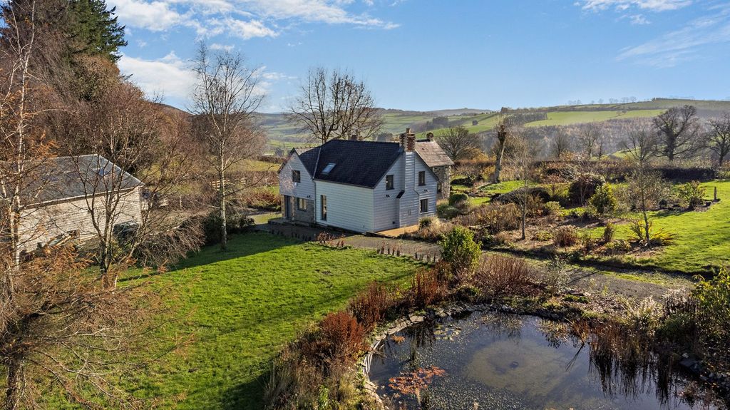 Property photo 3 of 25 Picture No. 03