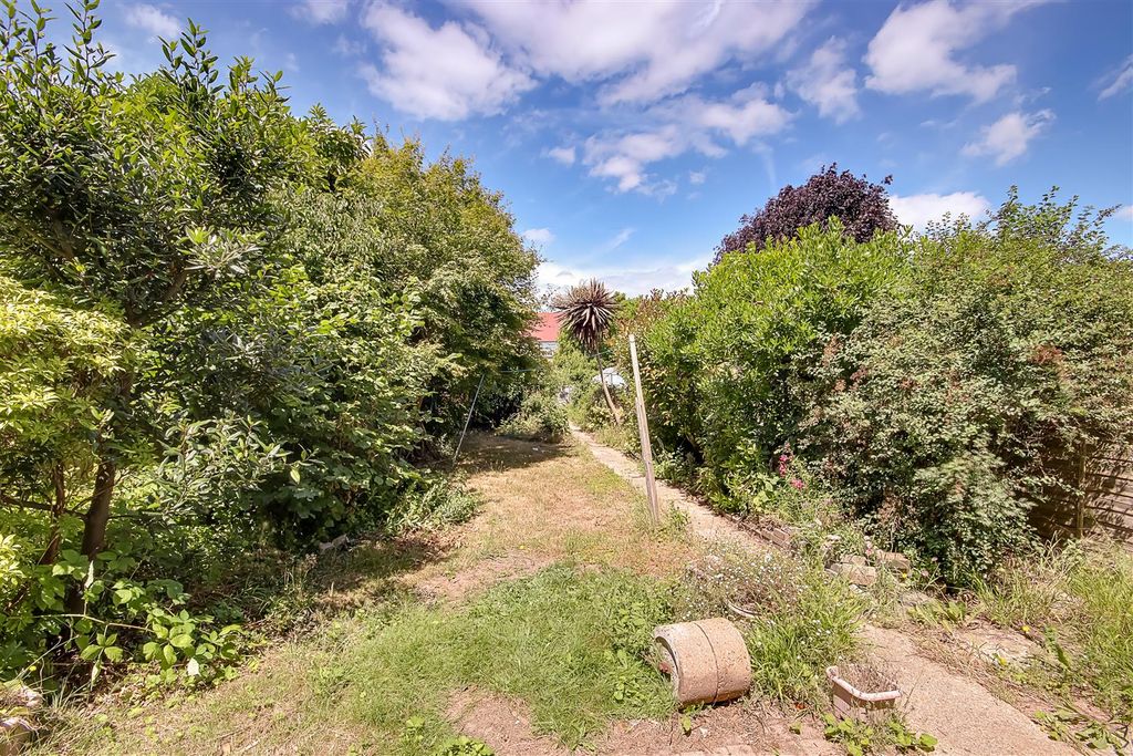 Property photo 3 of 12 Img_1587-Img_1589.Jpg