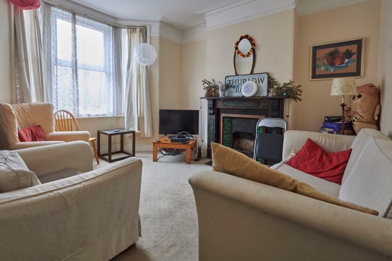 Property photo 1 of 12 Lounge