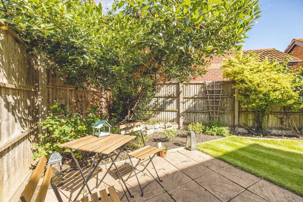 Property photo 2 of 17