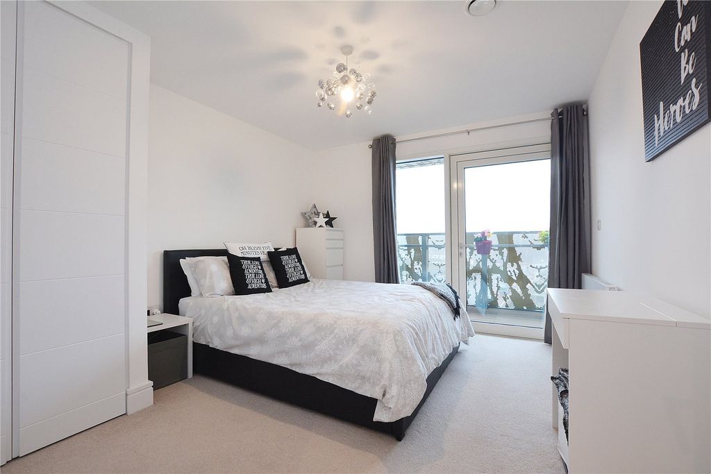 Property photo 2 of 11 Picture No. 12