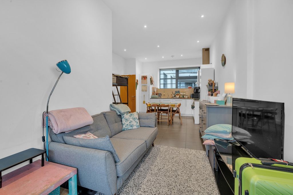 Property photo 3 of 15 4641943