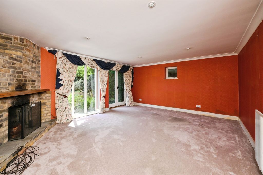 Property photo 3 of 26