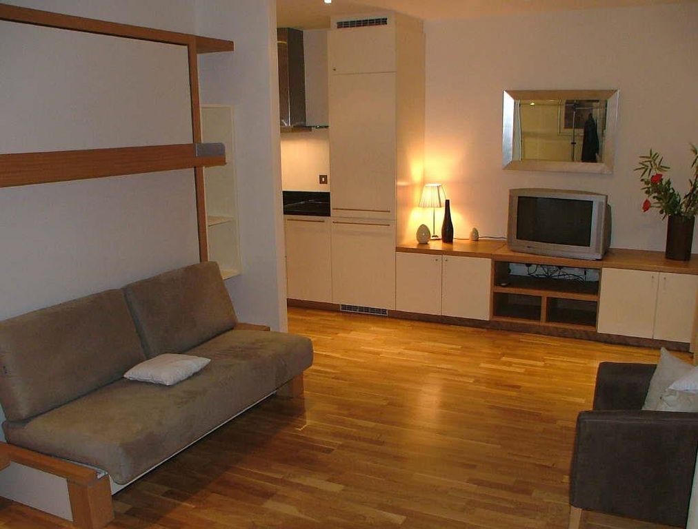 Property photo 2 of 5 Nbgkk1U-Bwprjznj8J-dM8Higuc.Jpg