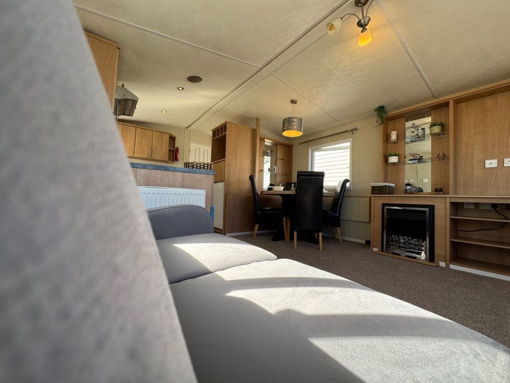 Property photo 2 of 8 Delta Sapphire 2017 Car0023489 140370068.Jpeg
