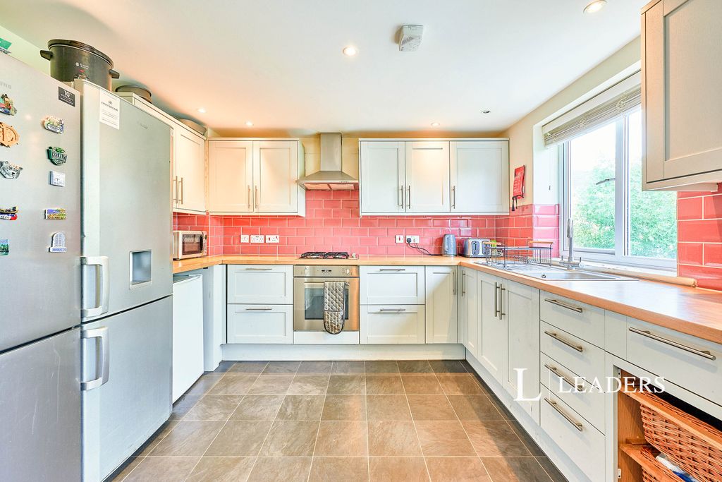 Property photo 1 of 11 3
