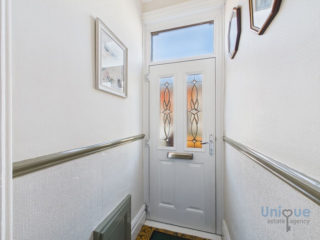 Property photo 2 of 31