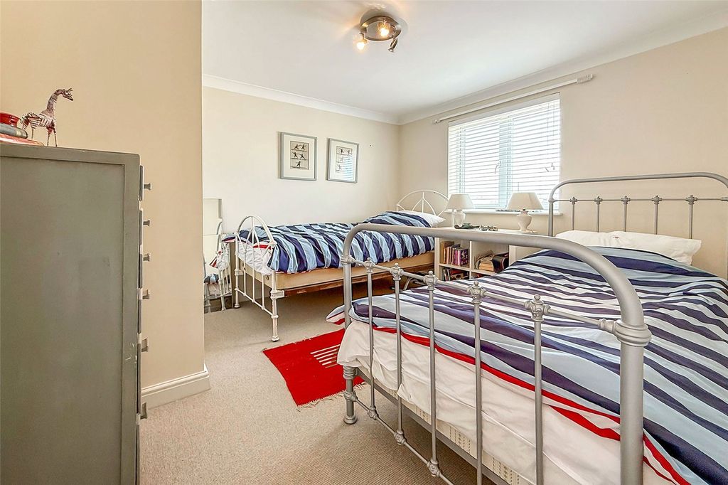 Additional image 8 of 3 bed semi-detached house for salePier Road, Littlehampton, West Sussex BN17