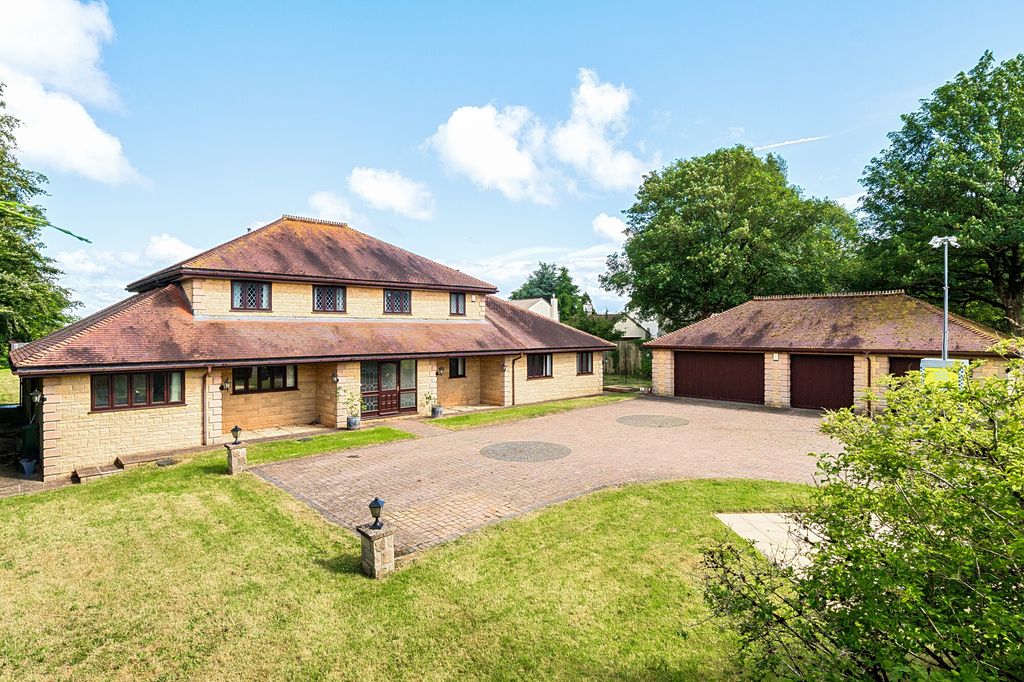 Property photo 1 of 14