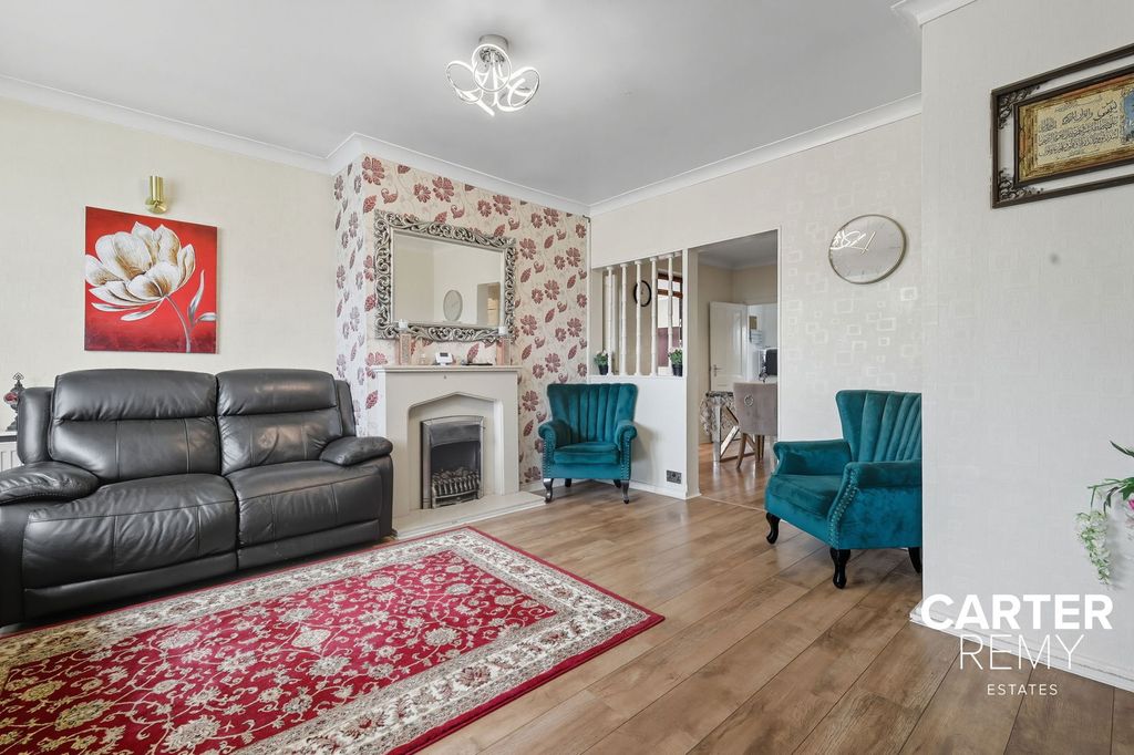 Property photo 3 of 32