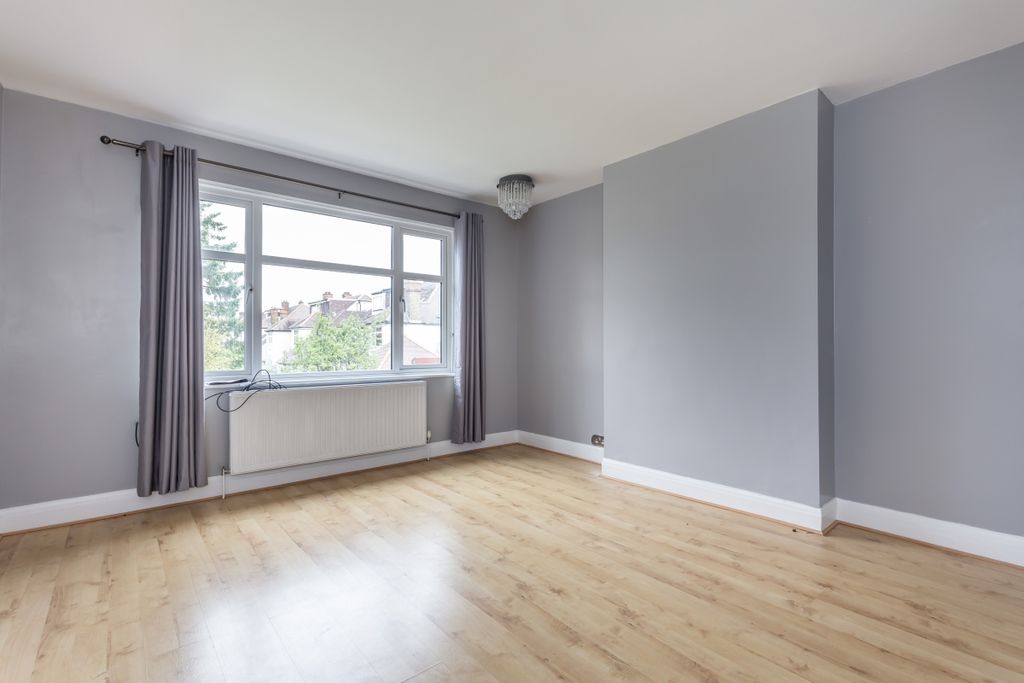 Property photo 3 of 17 16