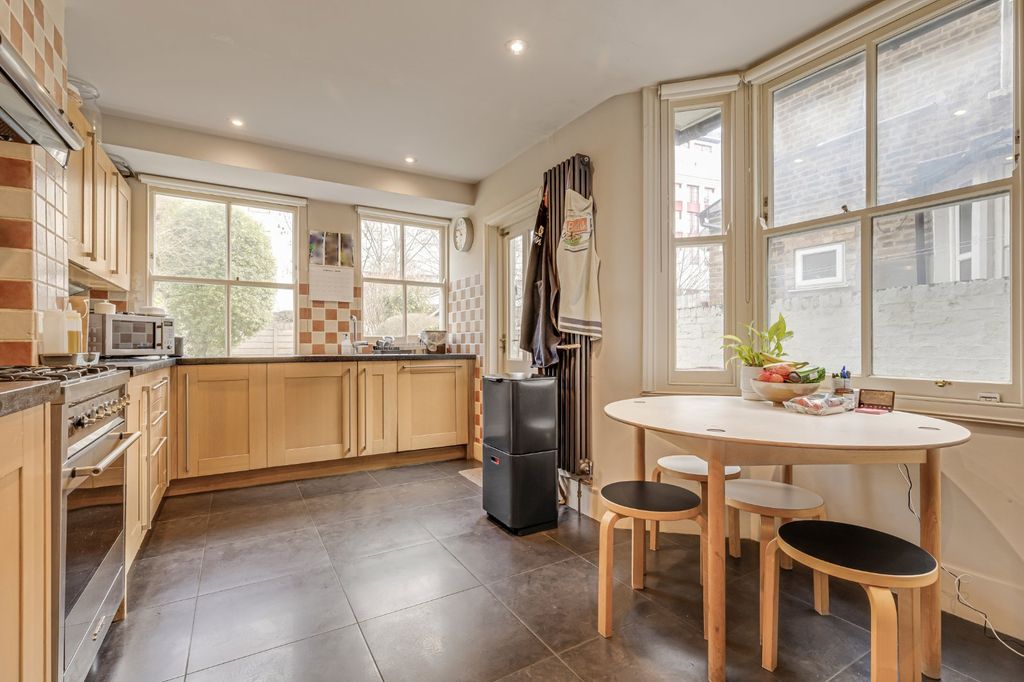 Property photo 3 of 29 Picture No. 30