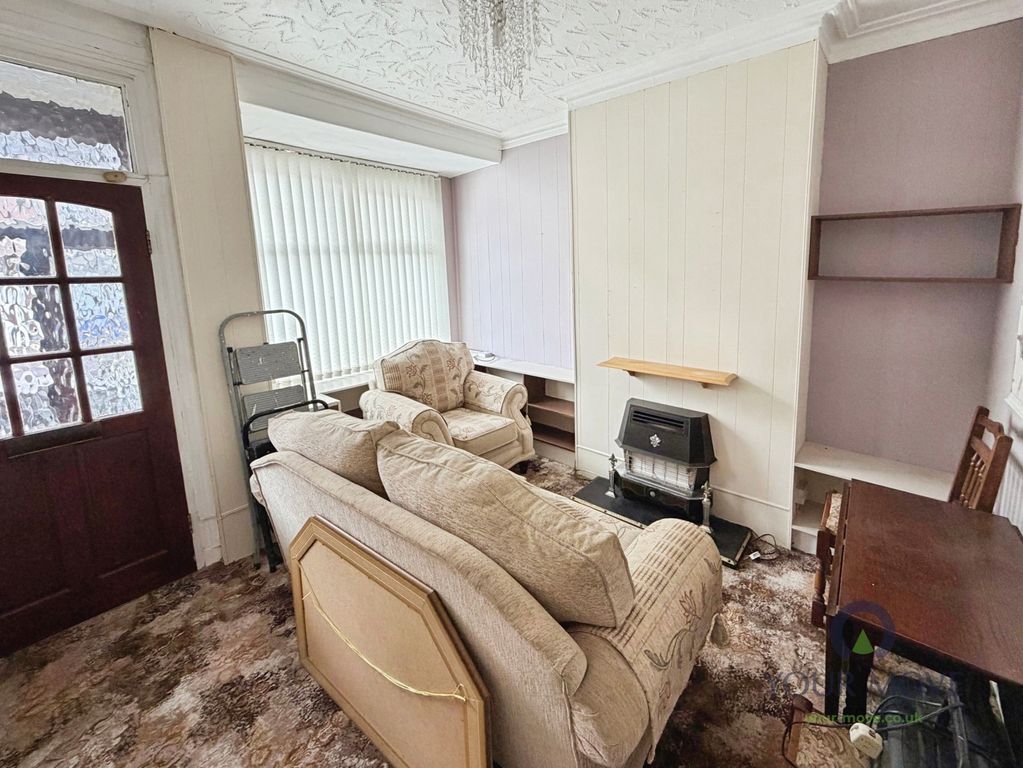 Property photo 3 of 7 Lounge