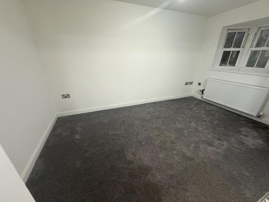 Property photo 3 of 9 Tempimagezeuyhi.Jpg