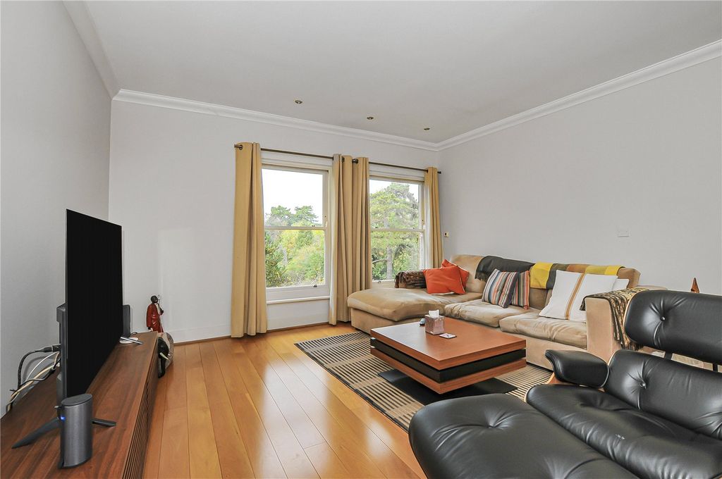 Property photo 3 of 14 Picture No. 01