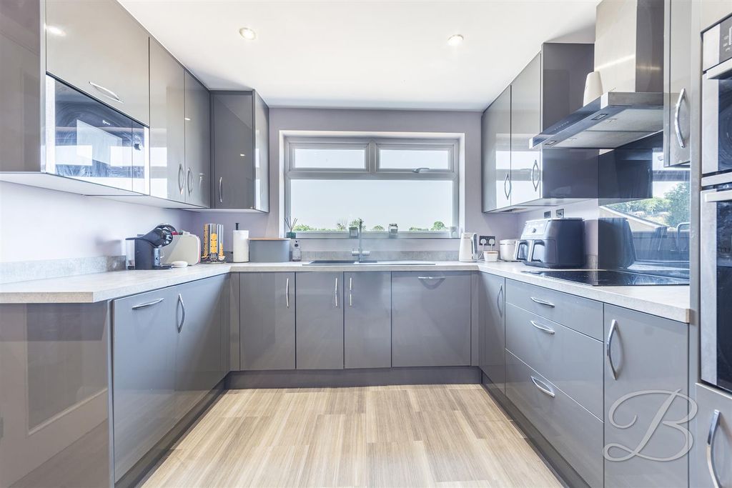 Property photo 3 of 37 CC13.Jpg