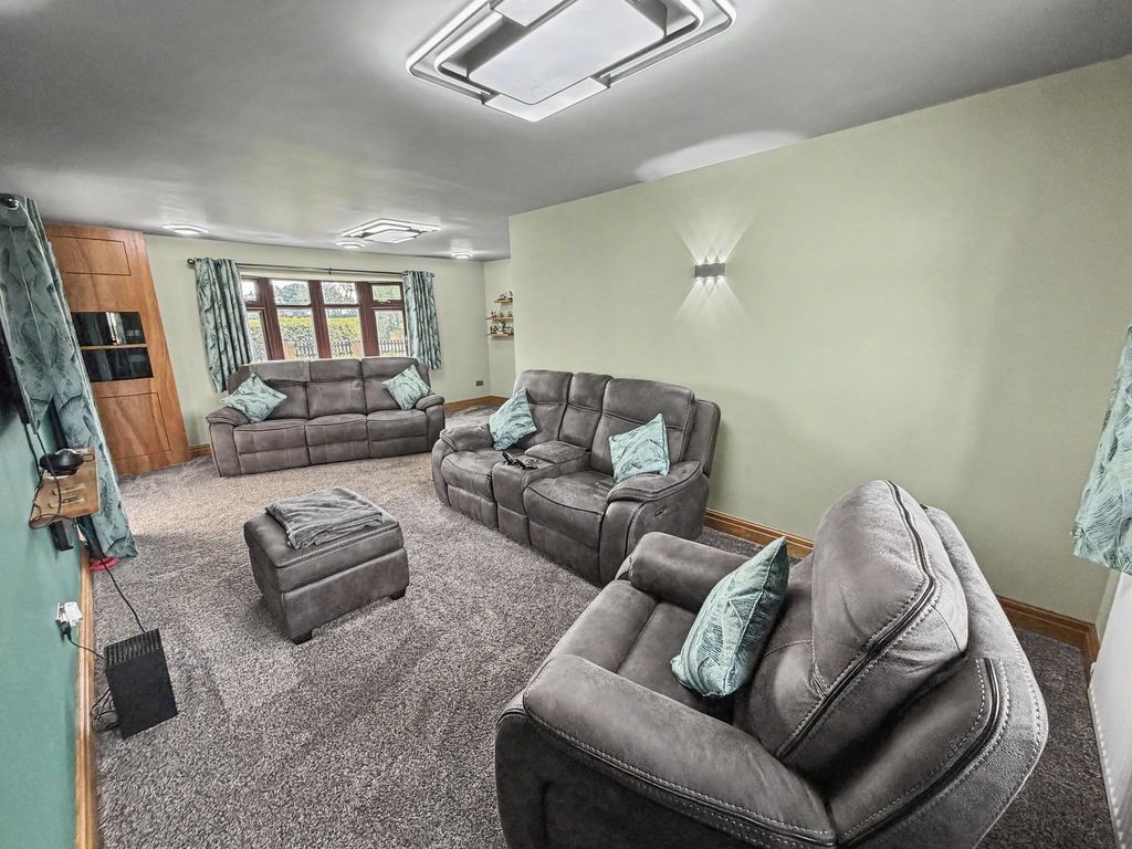 Property photo 3 of 24
