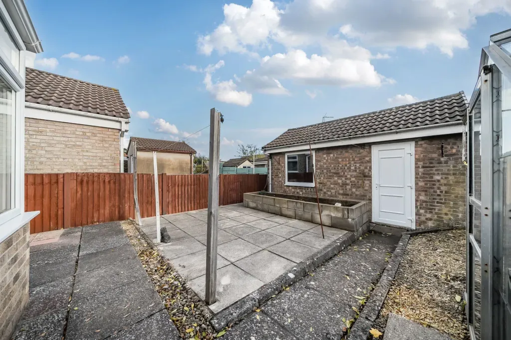 Property photo 2 of 21