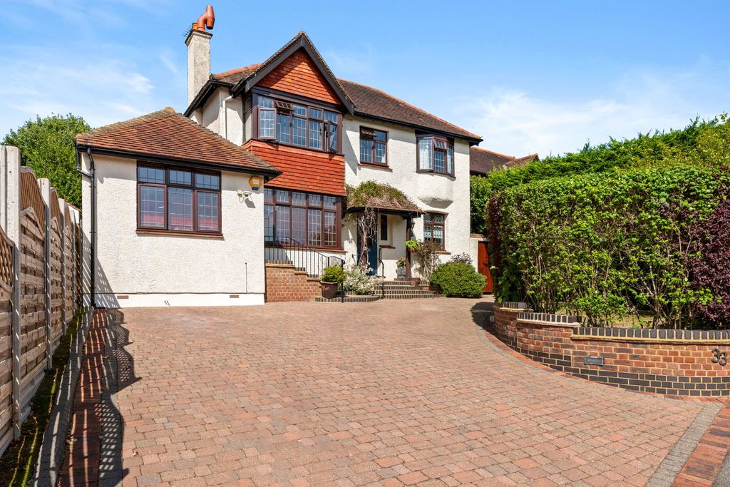 Property photo 1 of 27