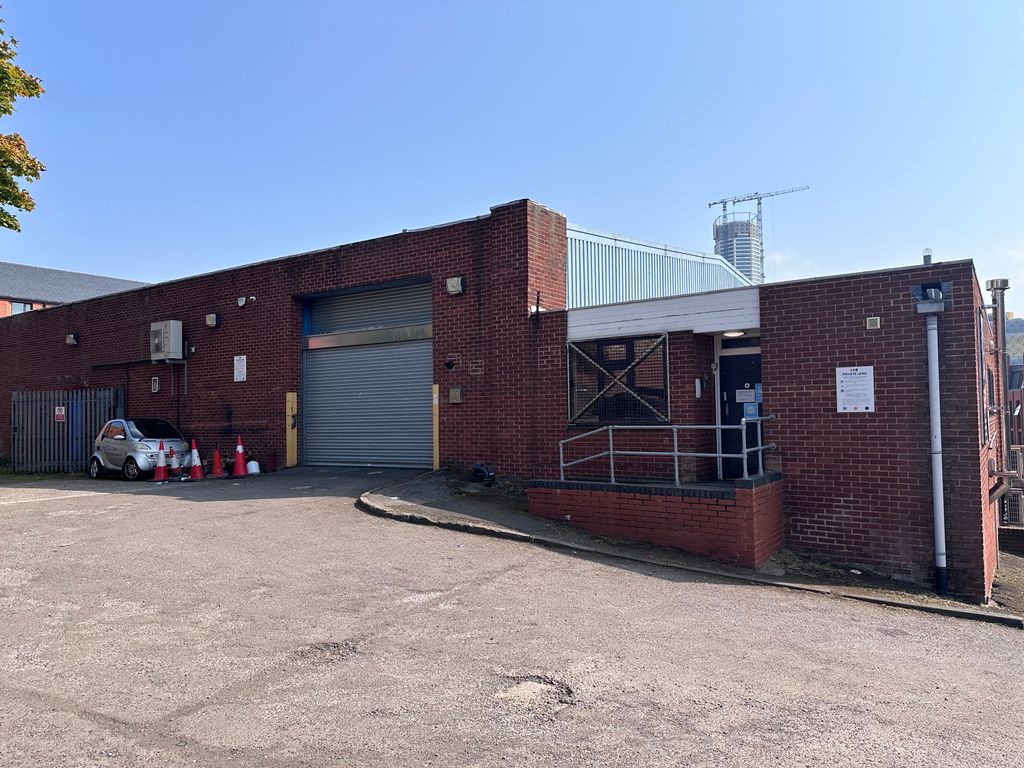 Property photo 1 of 8