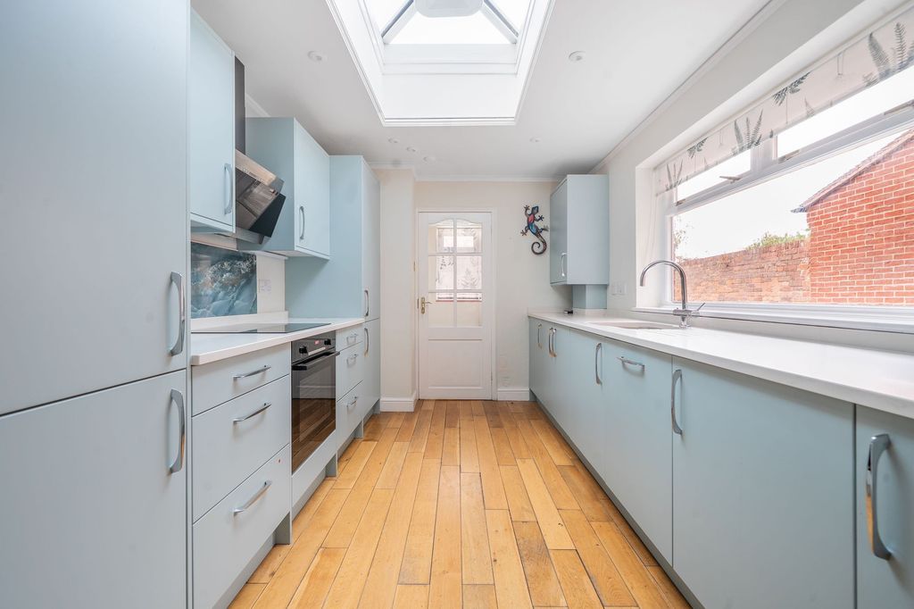 Property photo 2 of 19