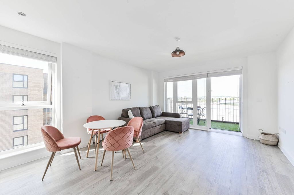 Property photo 1 of 19