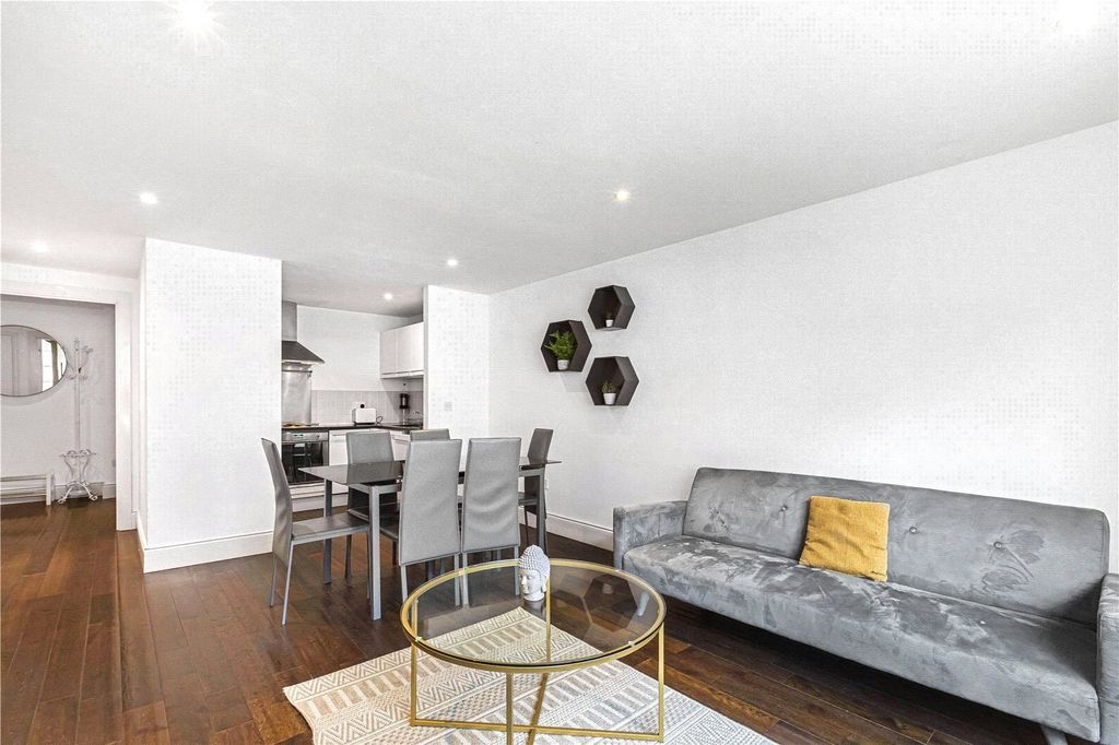 Property photo 1 of 17 Picture No. 05